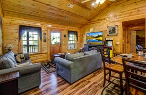 Cozy Private Cabin! 3BD2Bath/Hot Tub/GSM/Lake/Pool/Pet-friendly/Gated community - Image 2