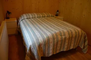 Gesthus - Summer House with Private Hot Tub - Image 3