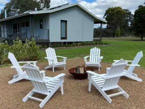 Hannah's Place in the heart of Lovedale, Hunter Valley wine country, Free bottle of wine with each booking - Image 2