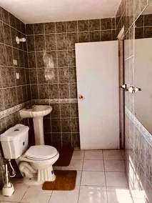 Cozy 2-bed w/ Jacuzzi - Image 3