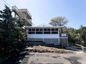 The Surf Side Bungalow- beach front! - Image 3