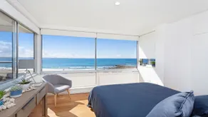 Manta Rays Pad. Absolute beachfront luxury living. - Image 3