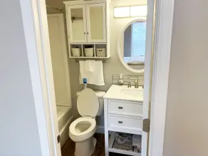 Hog Den - Image 4