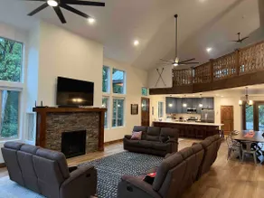 Cheerful 4 bedroom cabin on private 3 acre site. - Image 5