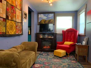 The Baker City Jewel Box- A Dog Friendly Art House - Image 5