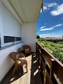 Modern two bedroom flat with balcony - Image 3