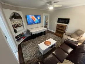 Beautiful remodeled historic Drake Univ home minutes from downtown and all metro - Image 4