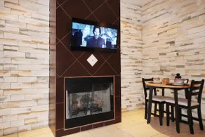 Cozy & prime location | Fast WiFi | Self check-in - Image 5