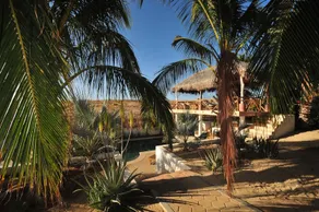 Charming & Economical 2 bedroom Pool Home - Image 4