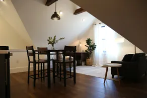 Modern Carriage House - Image 5