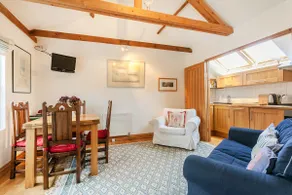 Spring Garden Devon escape + shared indoor pool - Image 5