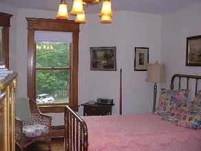Cozy Farmhouse, 5 bdrms-2 bath, with use of pool - Image 5