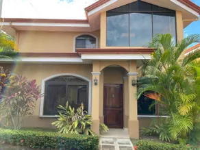 Family oriented house just steps to the beach - Image 4