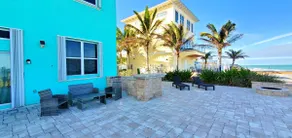 Waterfront Beach House right on the sandy beach! - Image 5
