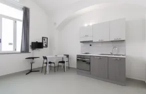 Urban style studio apartment in the city center - Image 4