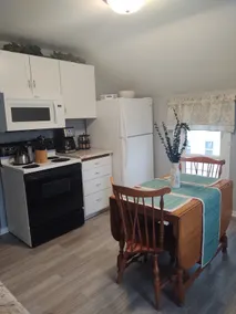 Lakeshore Bungalow - Image 4