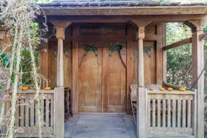 Swallowtail Historic Art Studios - Image 2
