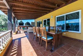 Ideel villa til afslapning, med pool og jacuzzi, god udsigt over bjergene - Image 4