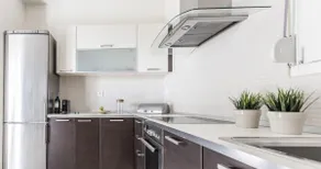 Μodern apartment with big garden - Image 3