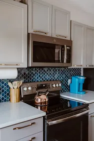 *2BR* Luxe Loft Close to Everything | Balcony - Image 5