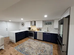 Lovely 1-bedroom rental unit with indoor fireplace - Image 4