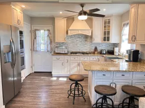 Charming-N-Cozy East Hampton - Image 5