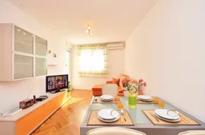 River view apartment in Omis - Image 2
