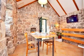 BEAUTIFUL STONE HOUSE GATA - Image 3