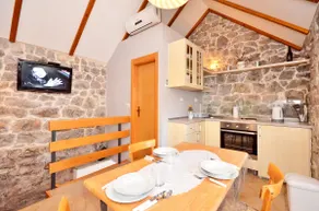 BEAUTIFUL STONE HOUSE GATA - Image 4