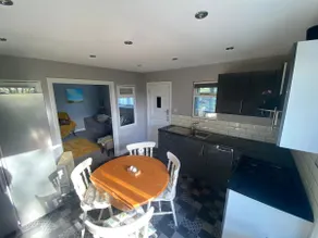 The Wood cottage, 3 bedroom, modern interior - Image 4