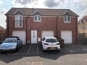 Entire Two Bedroom Coach House - Image 3