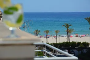 PENTHOUSE PENTHOUSE AVEC GRANDE TERRASSE, VUE SUR LA MER, À UN PAS DE LA PLAGE ET WIFI - Image 2