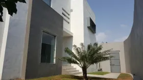 Escape Sumiya, casa moderna - Image 2