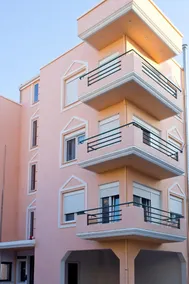Nice & Quiet Apartment in Best Area - Image 3