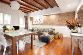 Enjoybcn Apartments, Apartment Deluxe by Dalí E... - Image 3