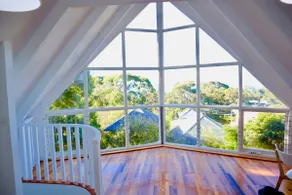 Picturesque Getaway - Image 2