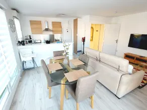 Cozy Home 1 - Spacious 3P + Parking - 30 min Paris - Image 2