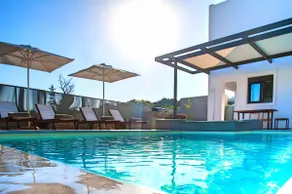 Perla Villas with Heated Pool - Image 4