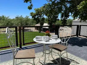 Entire Beautiful remodeled country ranch house - Image 3