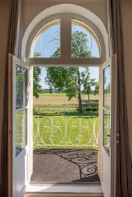 Sumptuous stone villa near Saint-Emilion - Image 4
