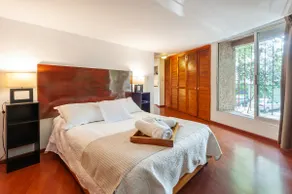 1C Elegant suite, tranquility, and ideal location. - Image 2