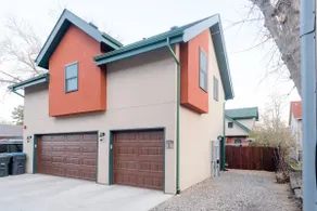 Samara and Drew's Guesthouse - Image 2