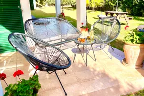Private Garden! Fully Air Conditioned, WiFi & Pool - Image 4
