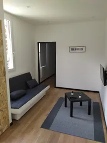 Quiet 2-room apartment with Air conditioning & Wifi – Village Heart - Image 5