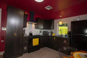 The Mod Pod. Dog friendly. Accommodates 2 guests - Image 4