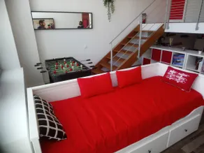 Apartment-Apartment-Ensuite with Bath-Street View - Image 3