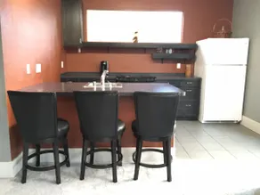 Immaculate apartment steps from Camp Randall! - Image 5