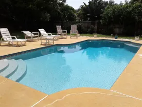 3 bedroom, 2 bath,  pool home that sleeps 6, with screened back patio - Image 2