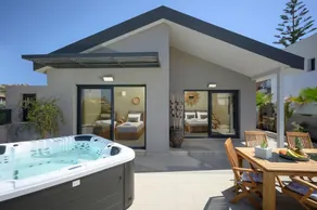 Sun Ray Beach Life Villa - Image 3