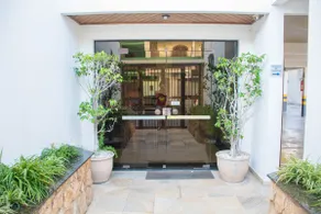 COMFORT AND AMENITY WITH GREAT LOCATION! - Image 2
